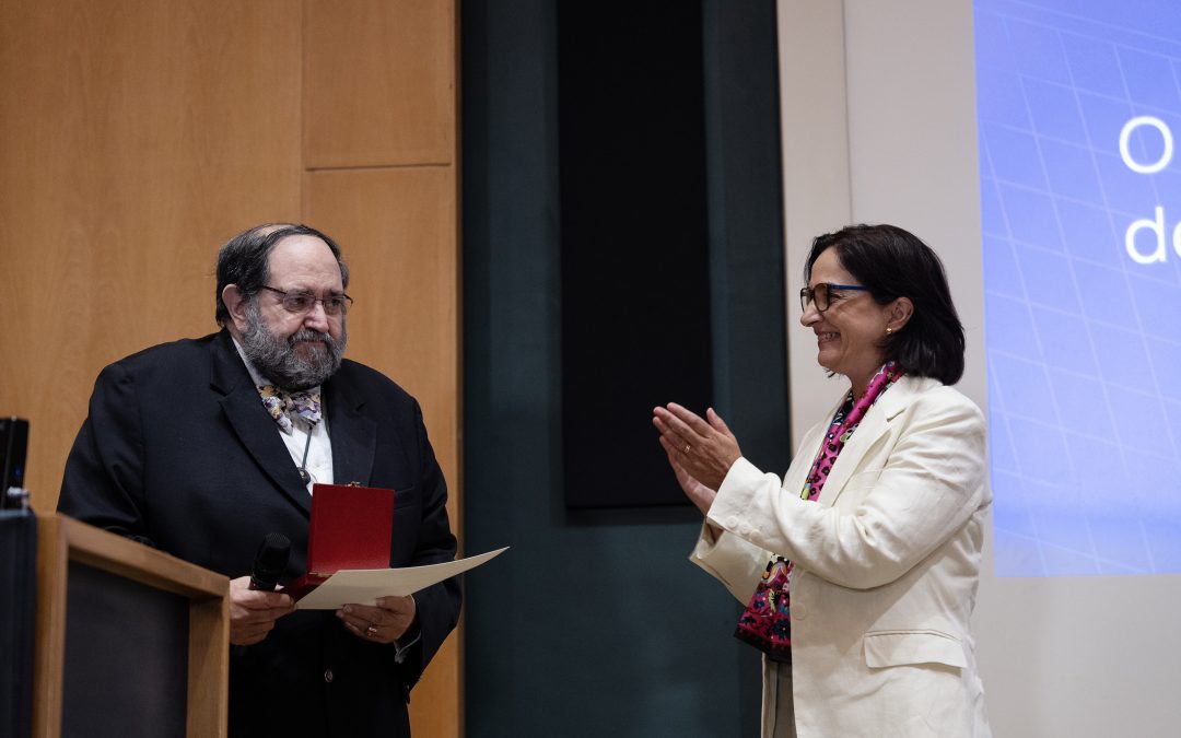 Minister of Science awards Fernando Carvalho Rodrigues with the Medal of Scientific Merit